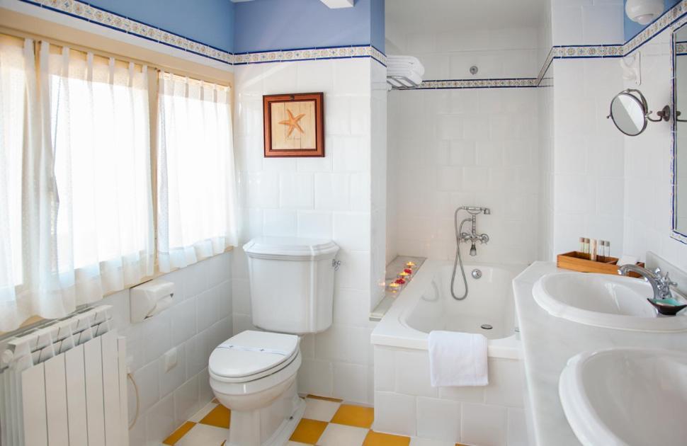 Hotel Casona De La Paca 3*